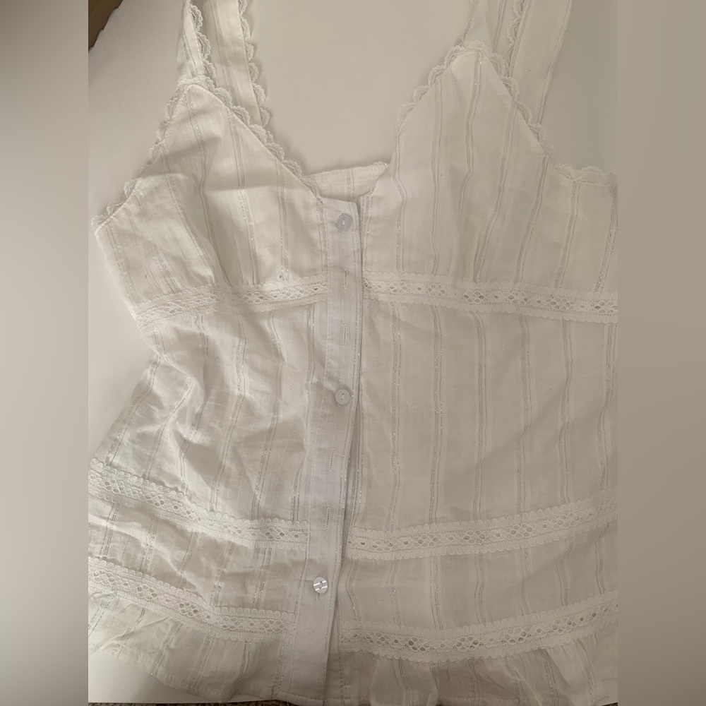 white cute shirt 🎀